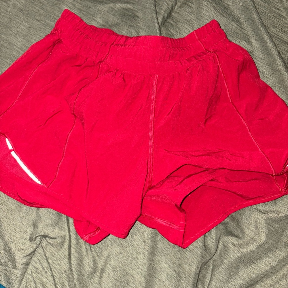 Lululemon Red Hotty Hot 3”